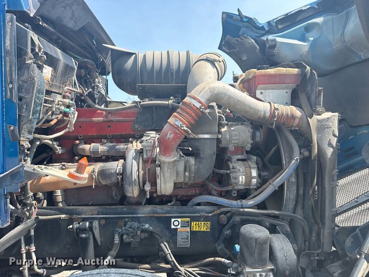 image for item DS3739 2009 Kenworth T660 semi truck