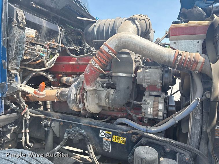 image for item DS3739 2009 Kenworth T660 semi truck
