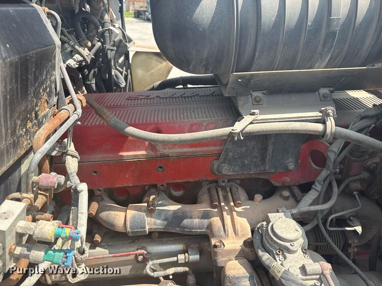 image for item DS3739 2009 Kenworth T660 semi truck