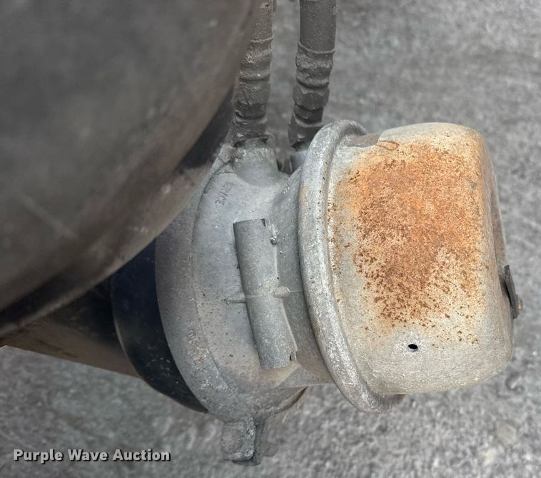 image for item DS3739 2009 Kenworth T660 semi truck