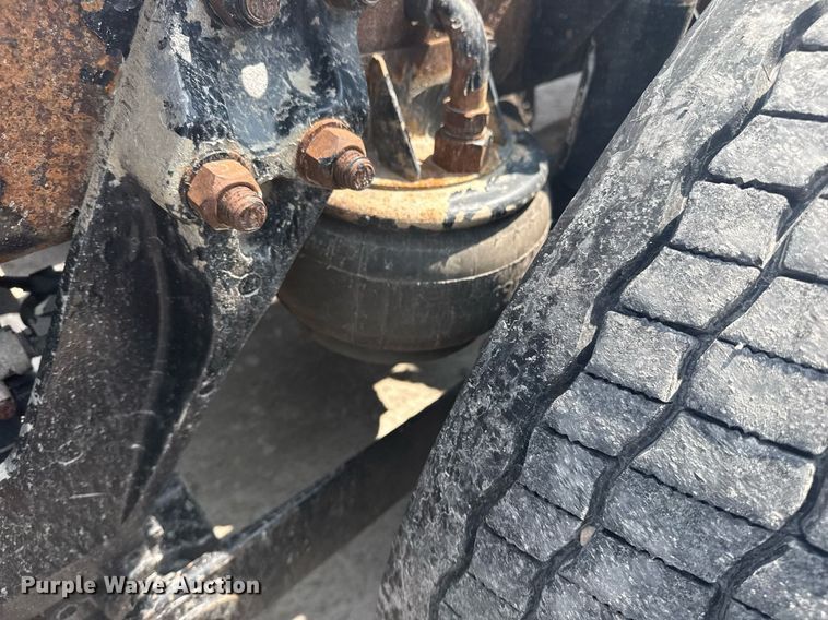 image for item DS3739 2009 Kenworth T660 semi truck