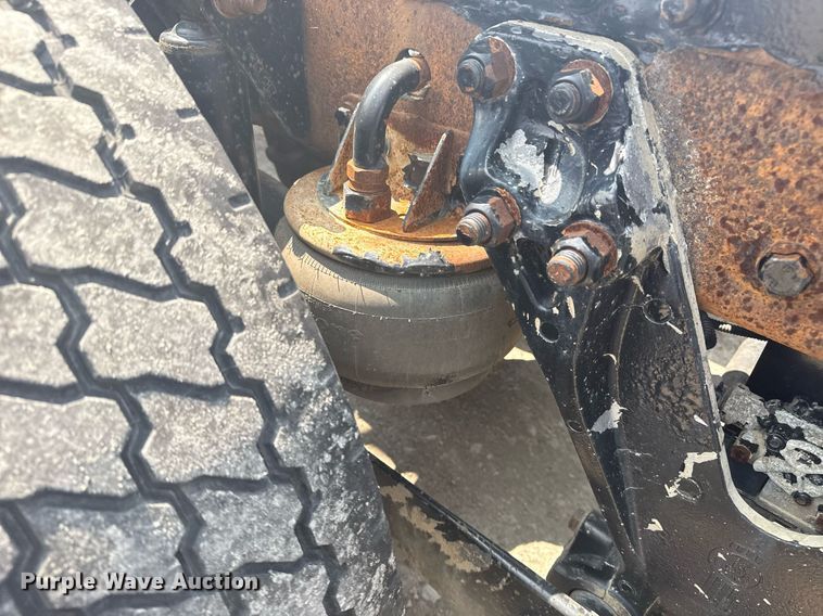 image for item DS3739 2009 Kenworth T660 semi truck