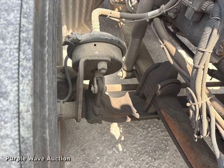 image for item DS3739 2009 Kenworth T660 semi truck