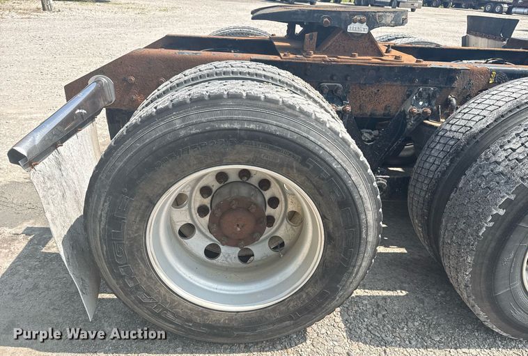 image for item DS3739 2009 Kenworth T660 semi truck