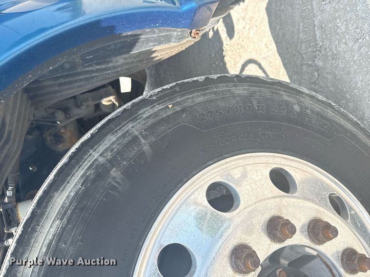 image for item DS3739 2009 Kenworth T660 semi truck