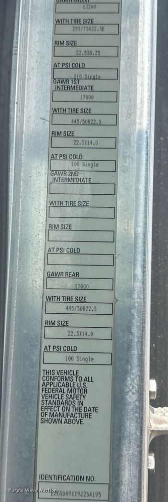 image for item DS3739 2009 Kenworth T660 semi truck