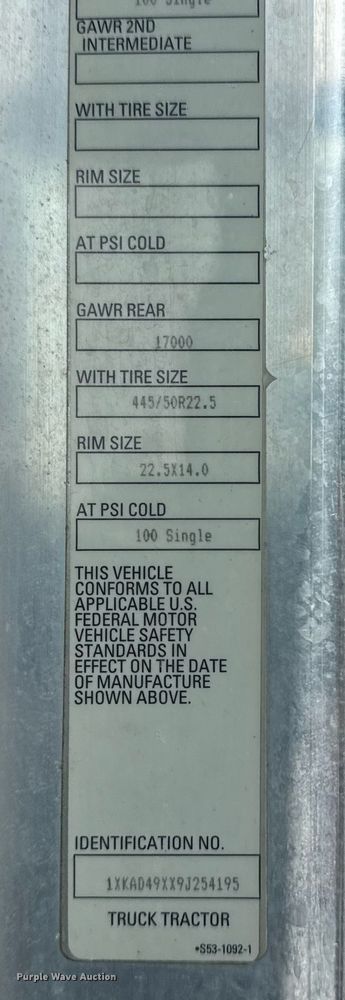 image for item DS3739 2009 Kenworth T660 semi truck