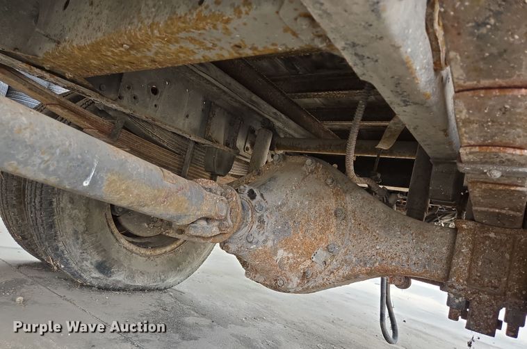 image for item DT4834 1999 Mitsubishi Fuso box truck