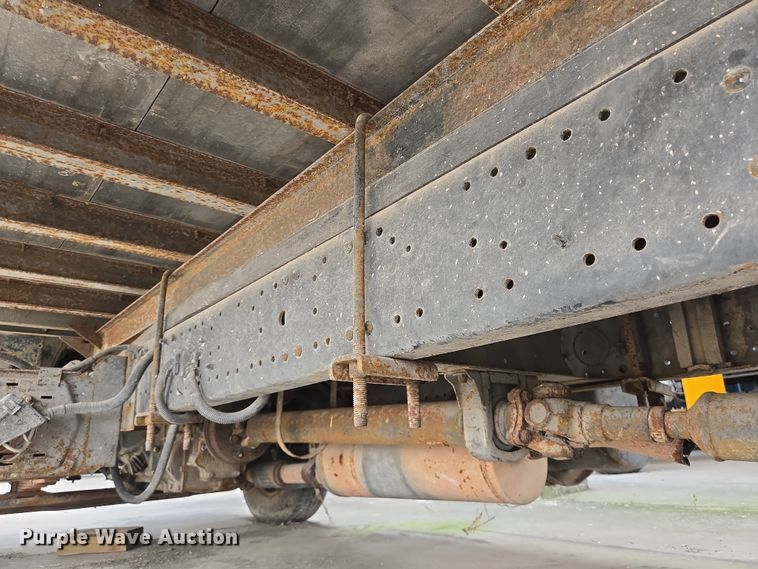 image for item DT4834 1999 Mitsubishi Fuso box truck