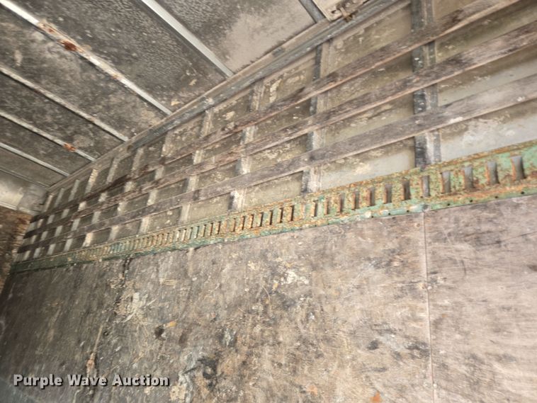 image for item DT4834 1999 Mitsubishi Fuso box truck