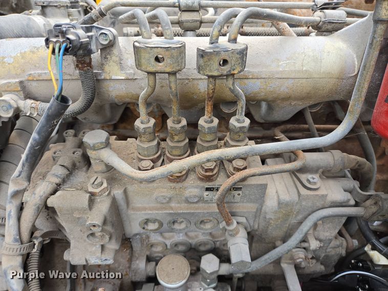 image for item DT4834 1999 Mitsubishi Fuso box truck