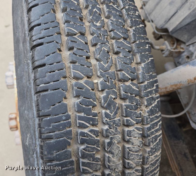 image for item DT4834 1999 Mitsubishi Fuso box truck