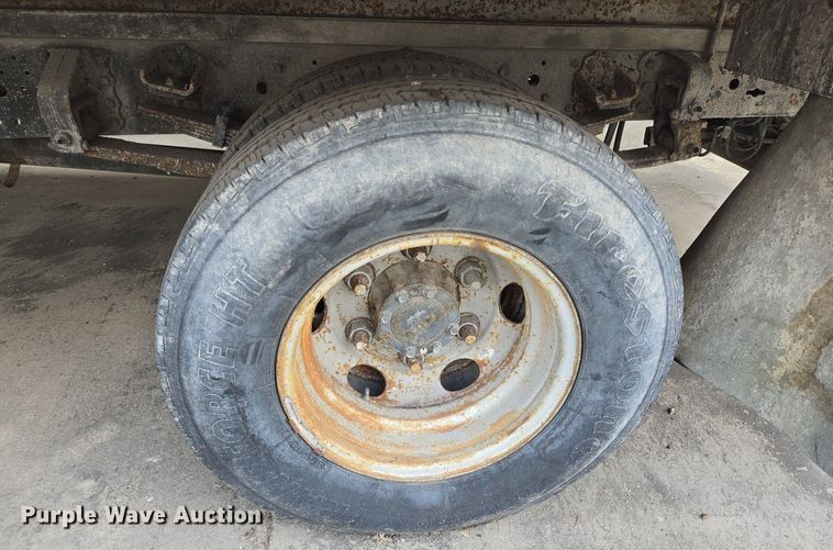 image for item DT4834 1999 Mitsubishi Fuso box truck