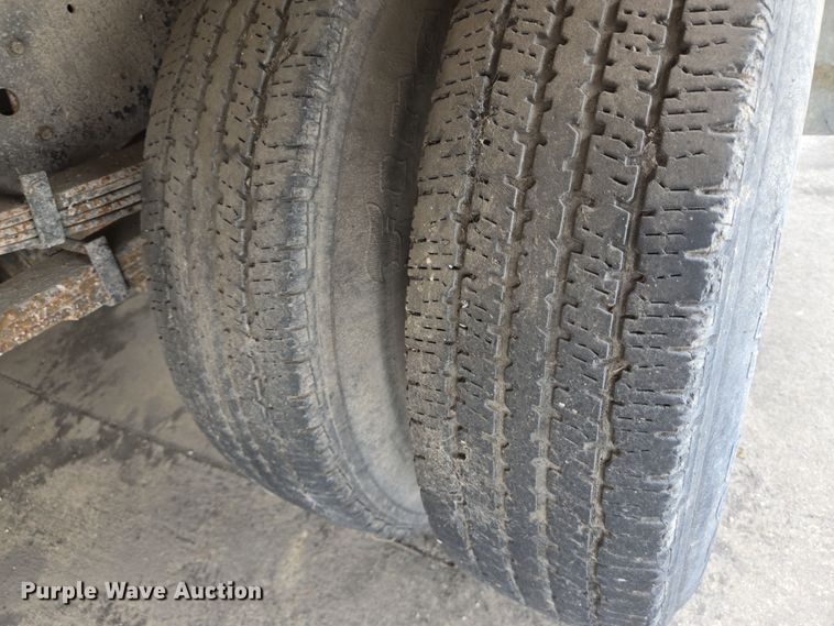 image for item DT4834 1999 Mitsubishi Fuso box truck