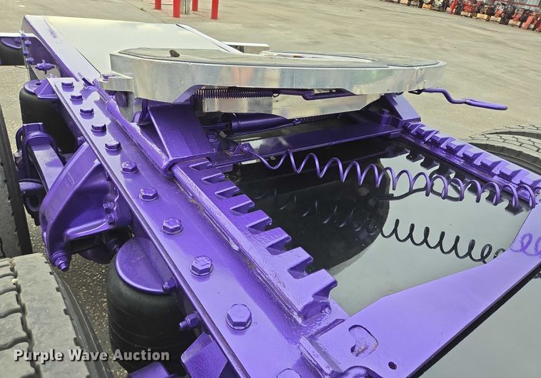 image for item DT4920 2015 Kenworth T680 semi truck