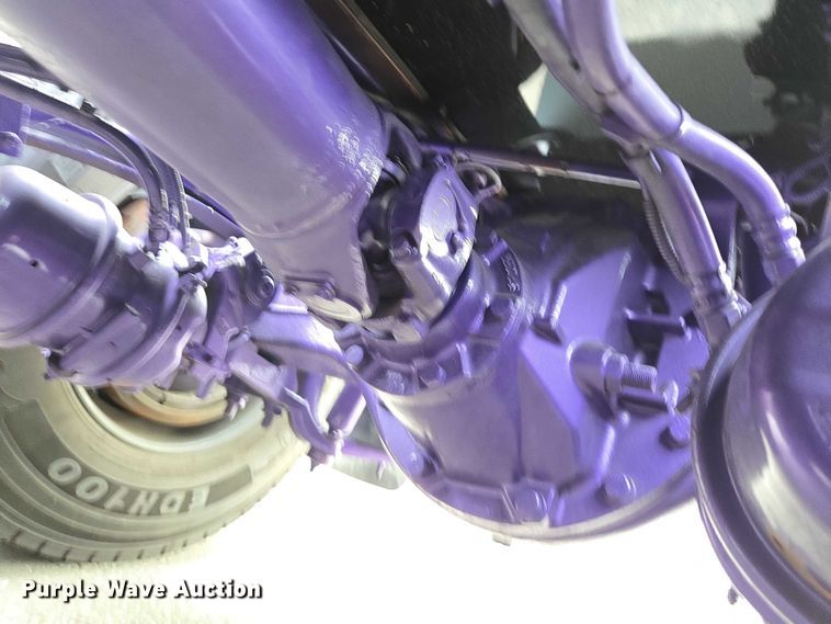 image for item DT4920 2015 Kenworth T680 semi truck