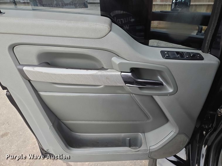 image for item DT4920 2015 Kenworth T680 semi truck