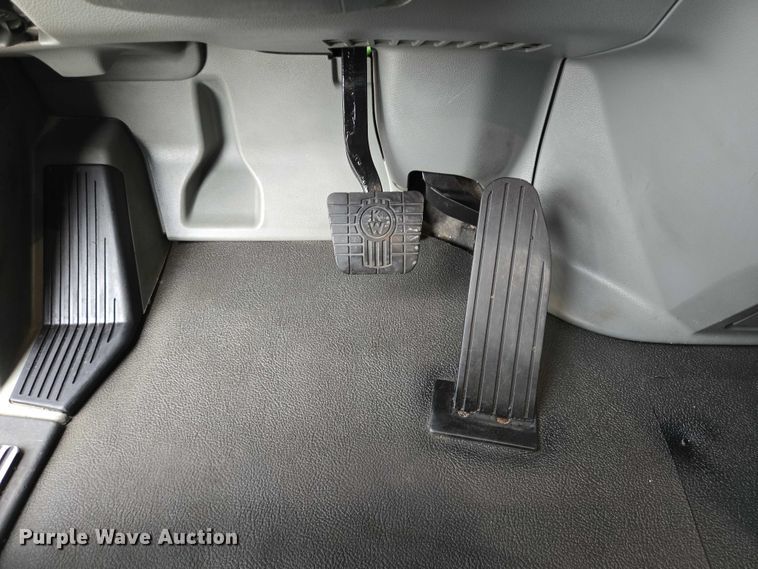 image for item DT4920 2015 Kenworth T680 semi truck