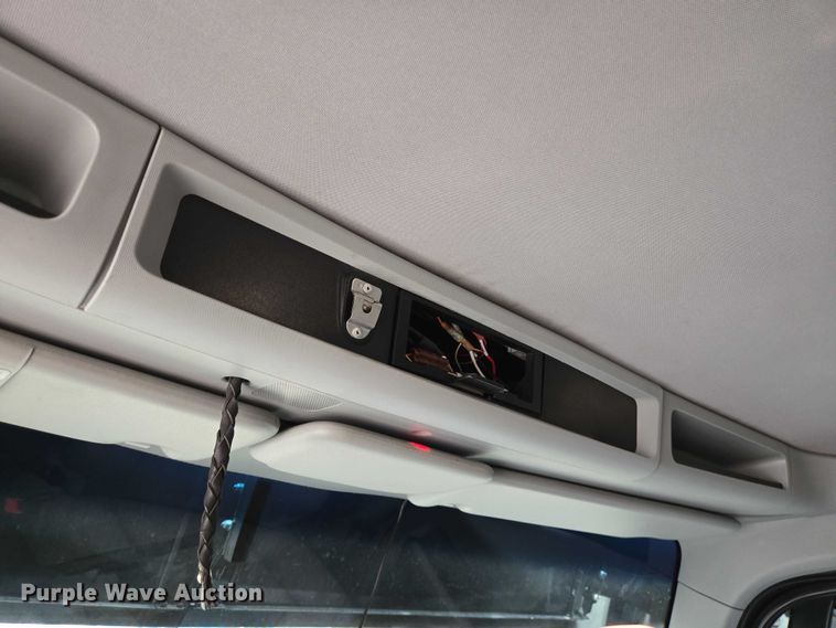 image for item DT4920 2015 Kenworth T680 semi truck