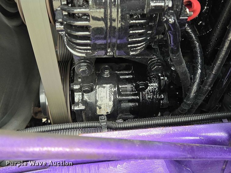 image for item DT4920 2015 Kenworth T680 semi truck