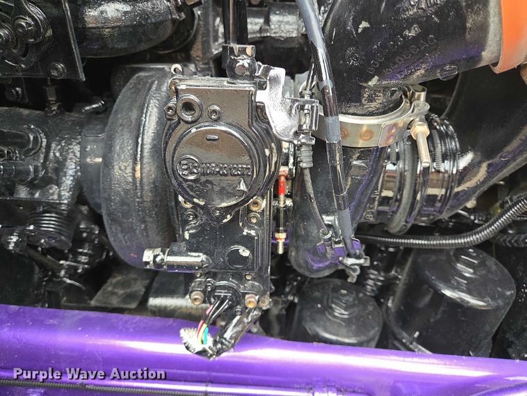 image for item DT4920 2015 Kenworth T680 semi truck