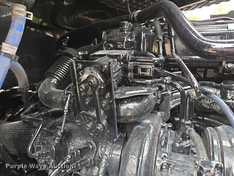 image for item DT4920 2015 Kenworth T680 semi truck