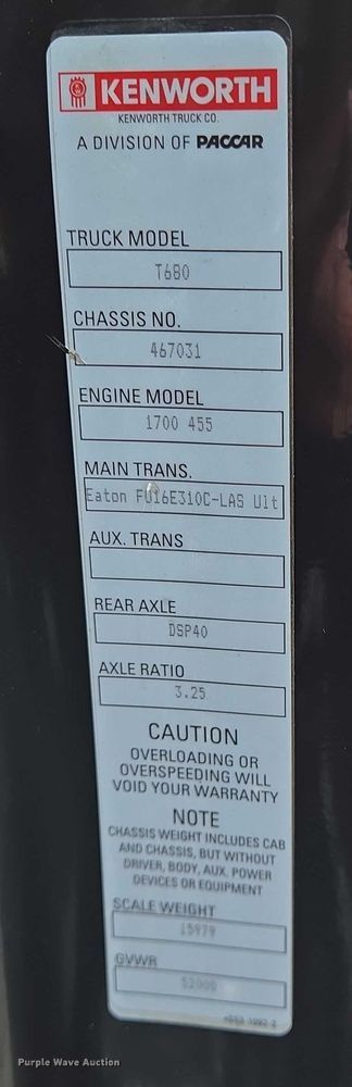 image for item DT4920 2015 Kenworth T680 semi truck