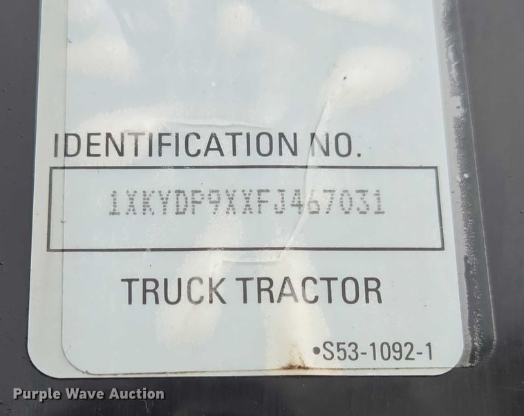 image for item DT4920 2015 Kenworth T680 semi truck