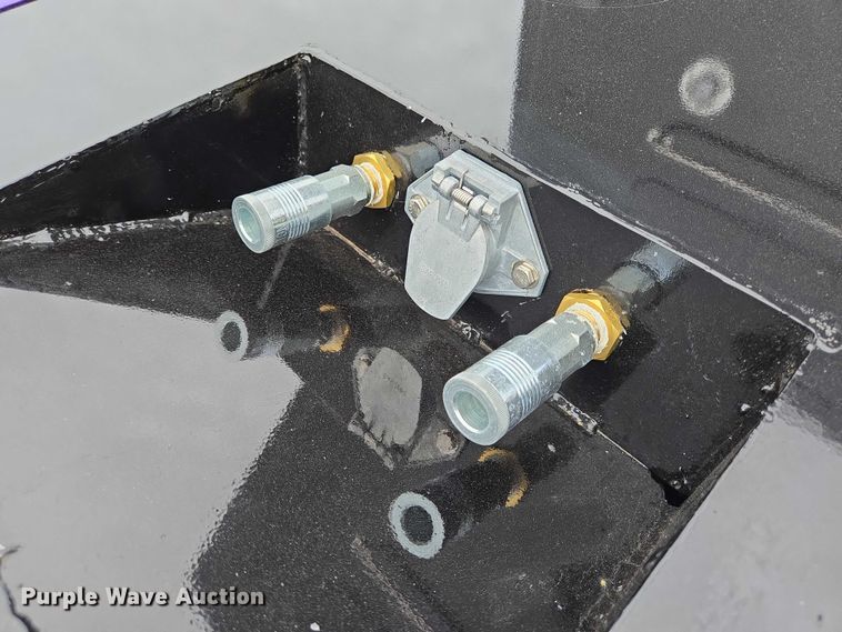 image for item DT4921 2015 Kenworth T680 semi truck