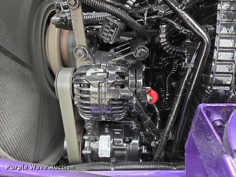 image for item DT4921 2015 Kenworth T680 semi truck