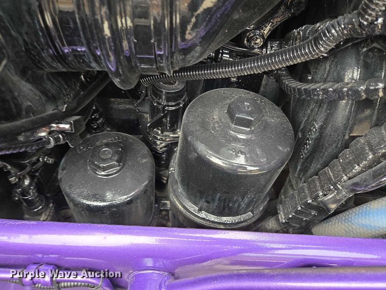 image for item DT4921 2015 Kenworth T680 semi truck