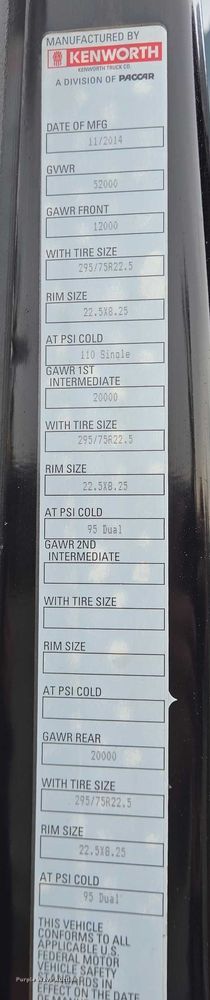 image for item DT4921 2015 Kenworth T680 semi truck