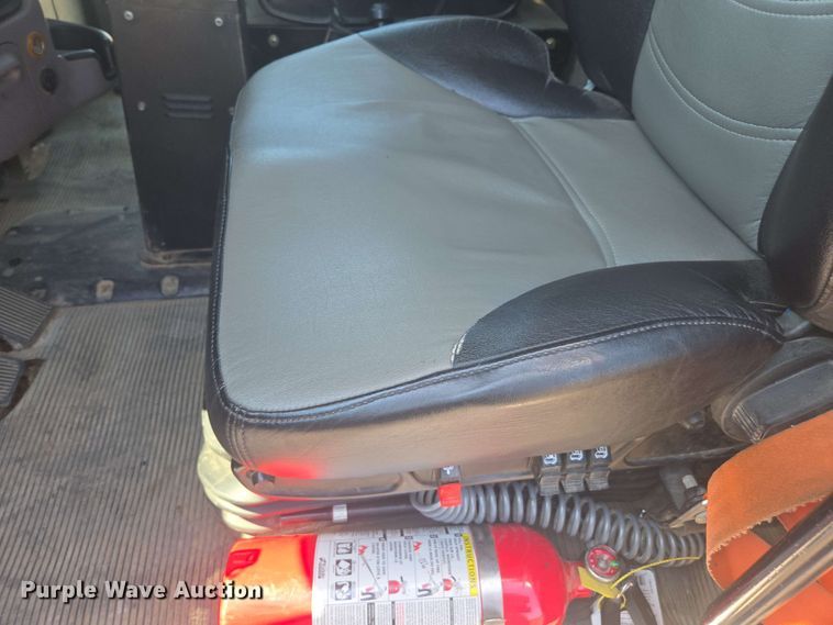 image for item DU7776 2016 Peterbilt 367 semi truck