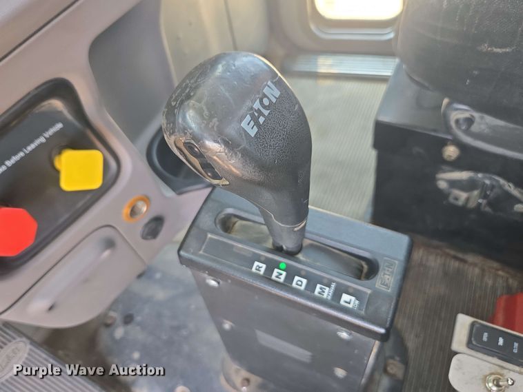 image for item DU7776 2016 Peterbilt 367 semi truck