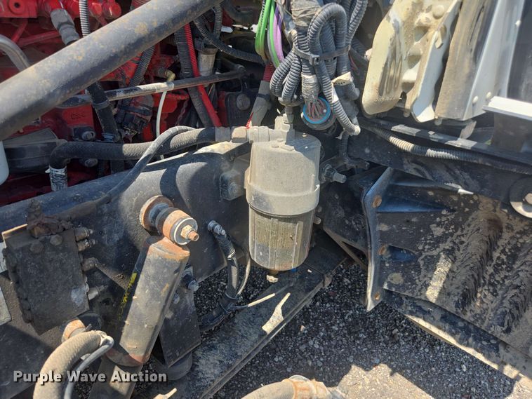 image for item DU7776 2016 Peterbilt 367 semi truck