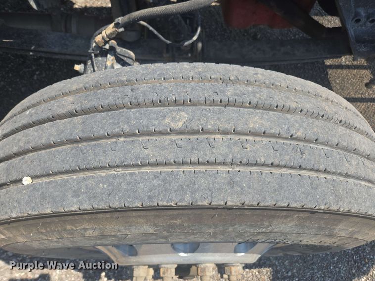 image for item DU7776 2016 Peterbilt 367 semi truck