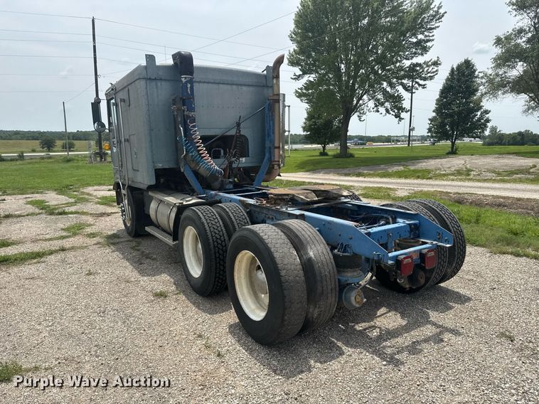 image for item DU7797 1989 Kenworth K100E semi truck