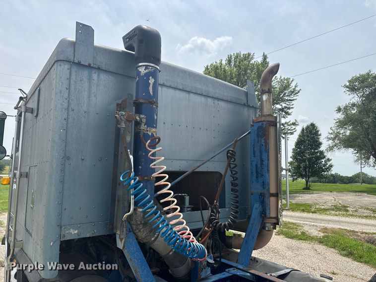 image for item DU7797 1989 Kenworth K100E semi truck