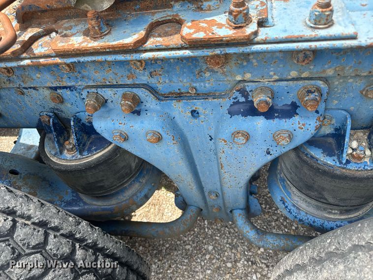 image for item DU7797 1989 Kenworth K100E semi truck