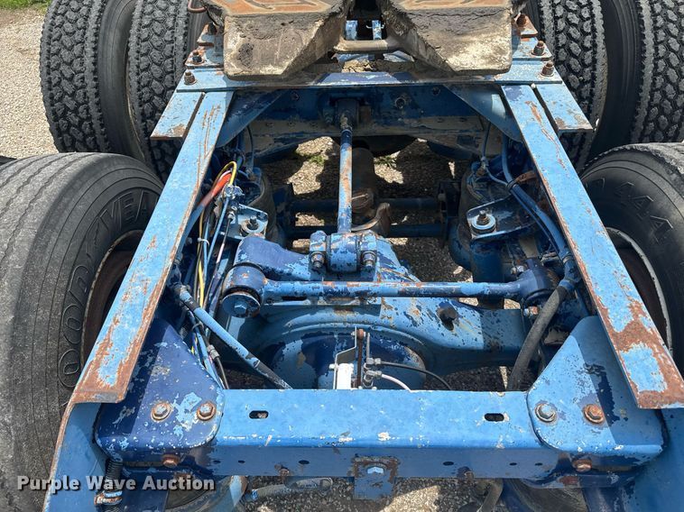 image for item DU7797 1989 Kenworth K100E semi truck