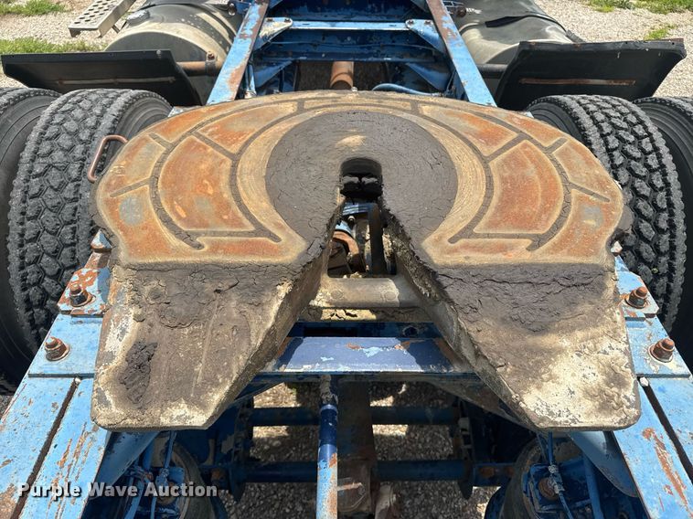 image for item DU7797 1989 Kenworth K100E semi truck