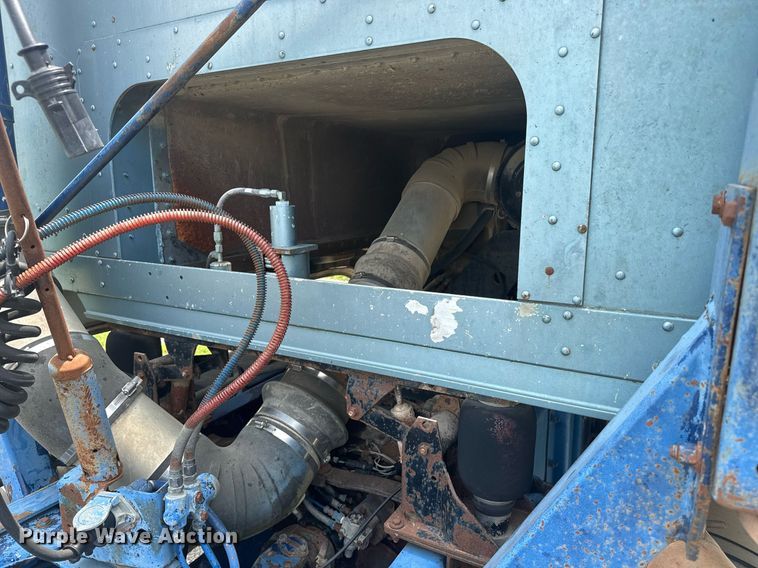 image for item DU7797 1989 Kenworth K100E semi truck