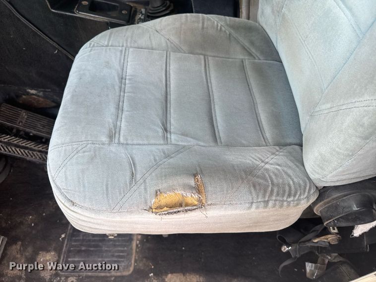 image for item DU7797 1989 Kenworth K100E semi truck