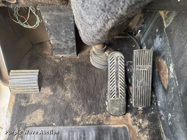 image for item DU7797 1989 Kenworth K100E semi truck