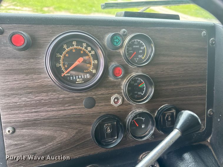 image for item DU7797 1989 Kenworth K100E semi truck