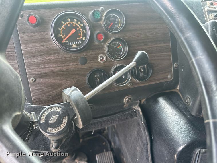 image for item DU7797 1989 Kenworth K100E semi truck