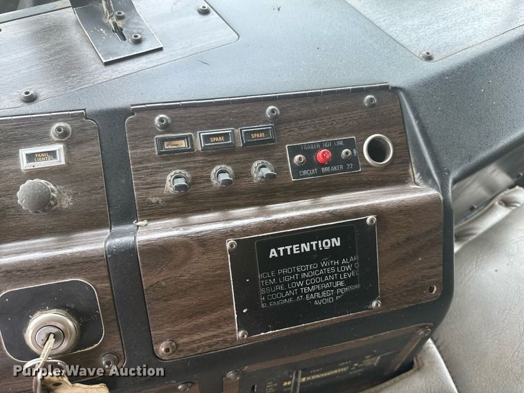 image for item DU7797 1989 Kenworth K100E semi truck