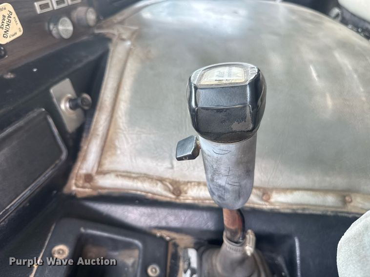 image for item DU7797 1989 Kenworth K100E semi truck