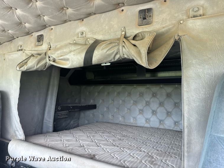 image for item DU7797 1989 Kenworth K100E semi truck