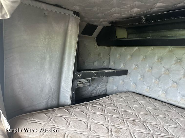 image for item DU7797 1989 Kenworth K100E semi truck